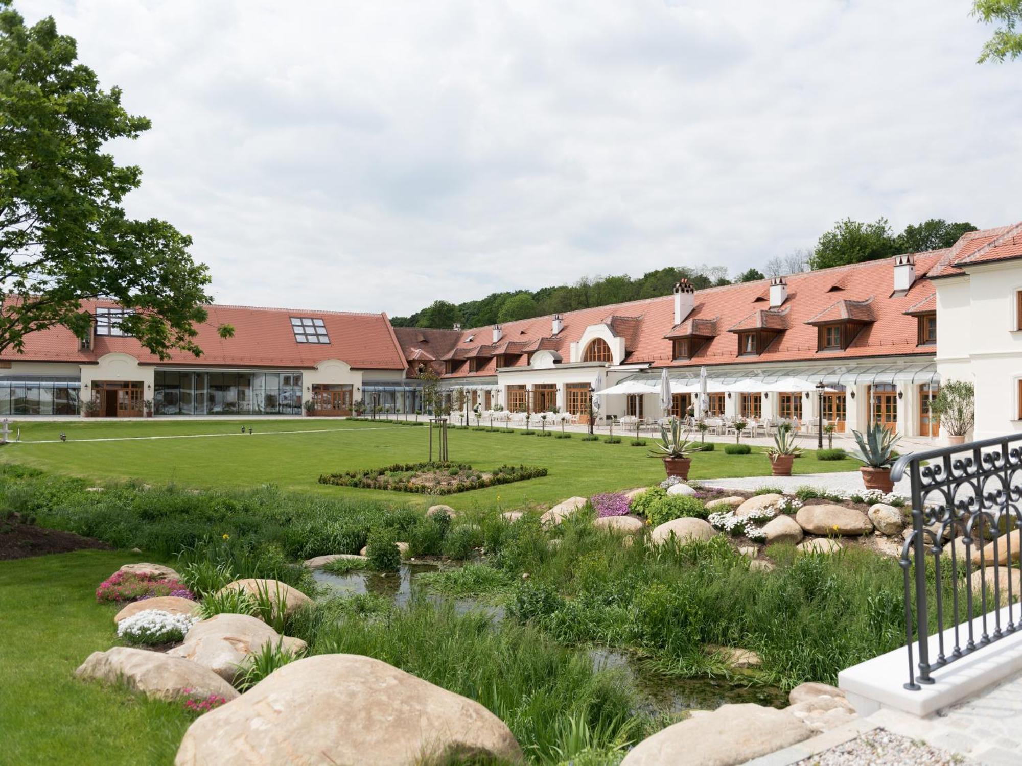 Schloss Thalheim Sankt Poelten Esterno foto