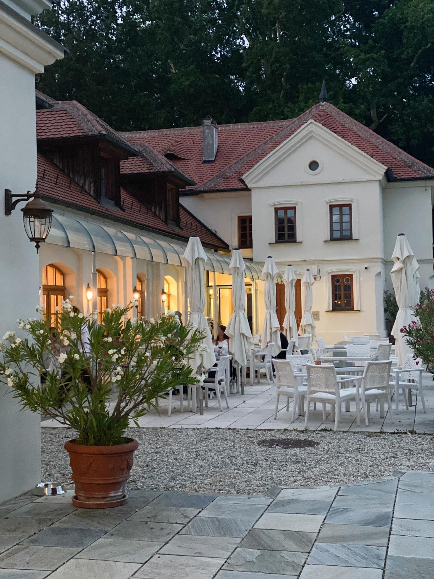 Schloss Thalheim Sankt Poelten Esterno foto